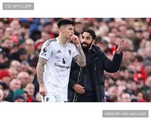 内维尔怒批曼联7400万新援！空门不进太拉胯，莱因克尔替他求情，内维尔wwe